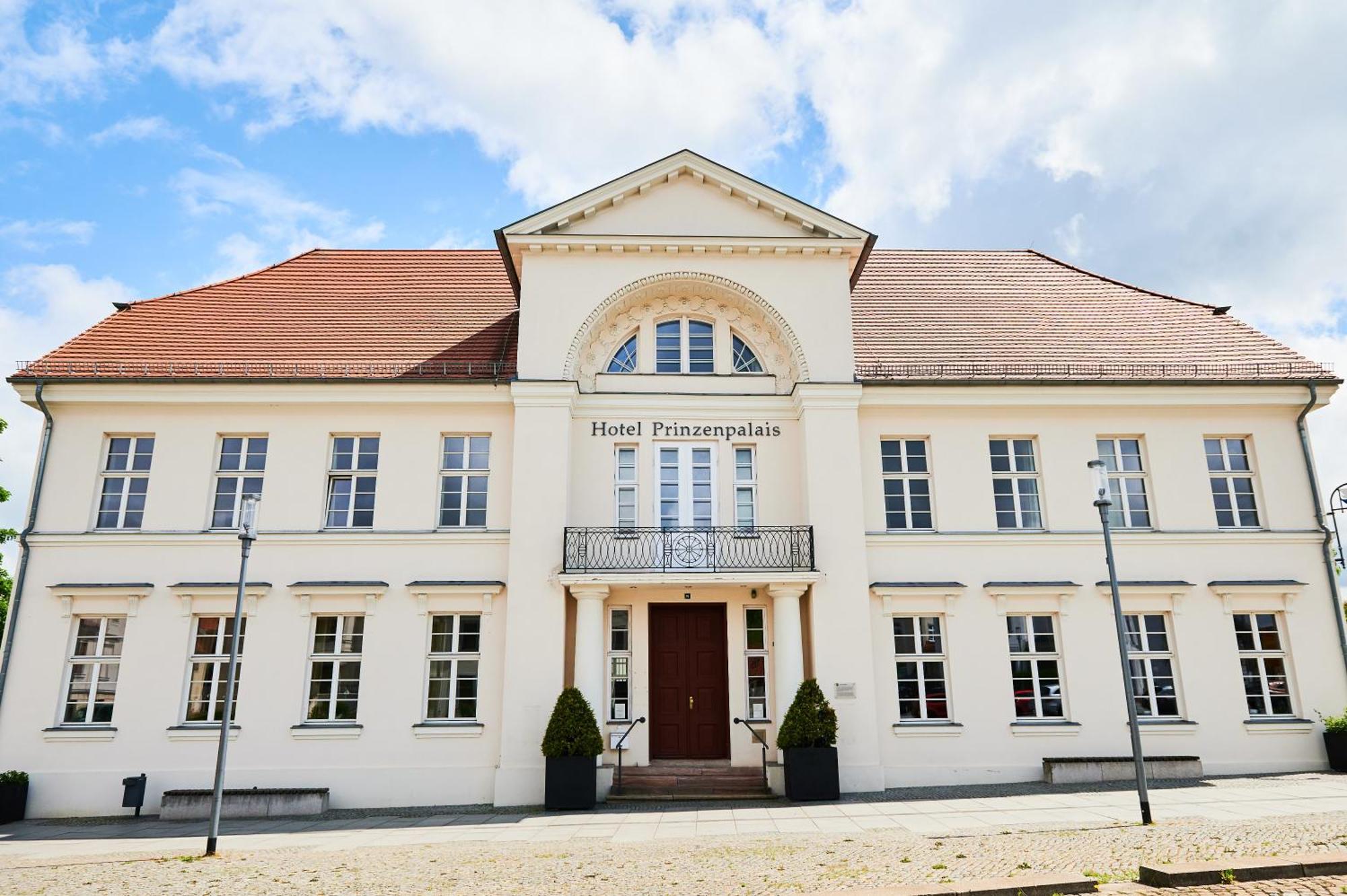 Hotel Prinzenpalais Bad Doberan Exterior photo