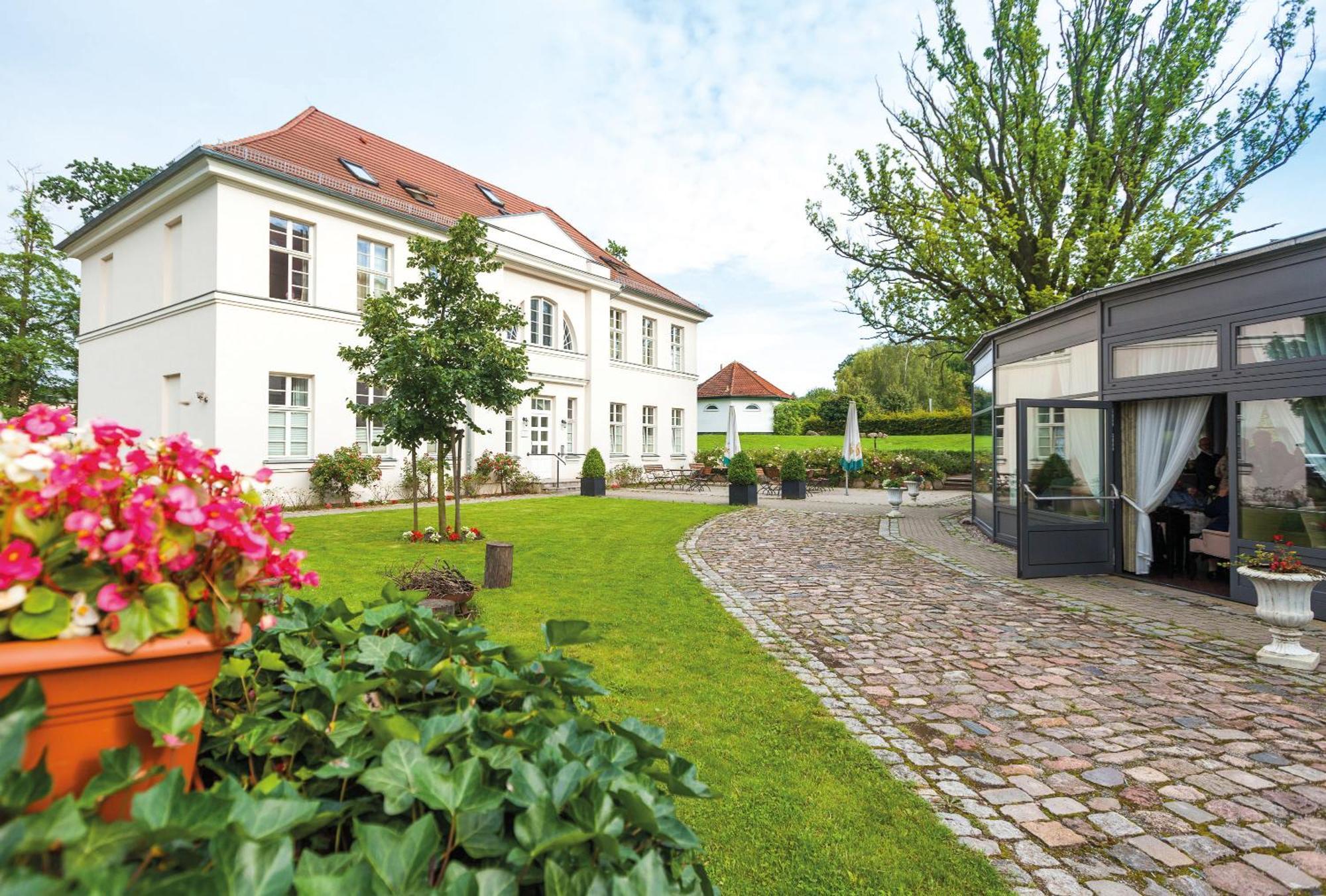 Hotel Prinzenpalais Bad Doberan Exterior photo